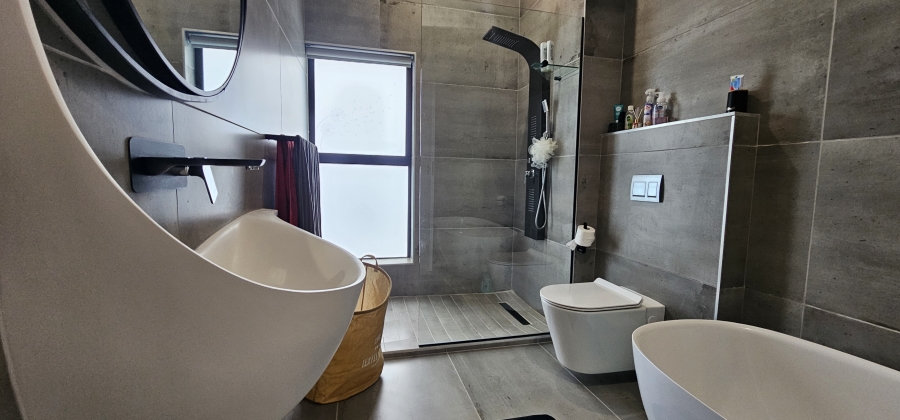 3 Bedroom Property for Sale in Calypso Beach Western Cape